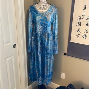 Lightweight Blue Floral Long Sleeve Dress, size Large
